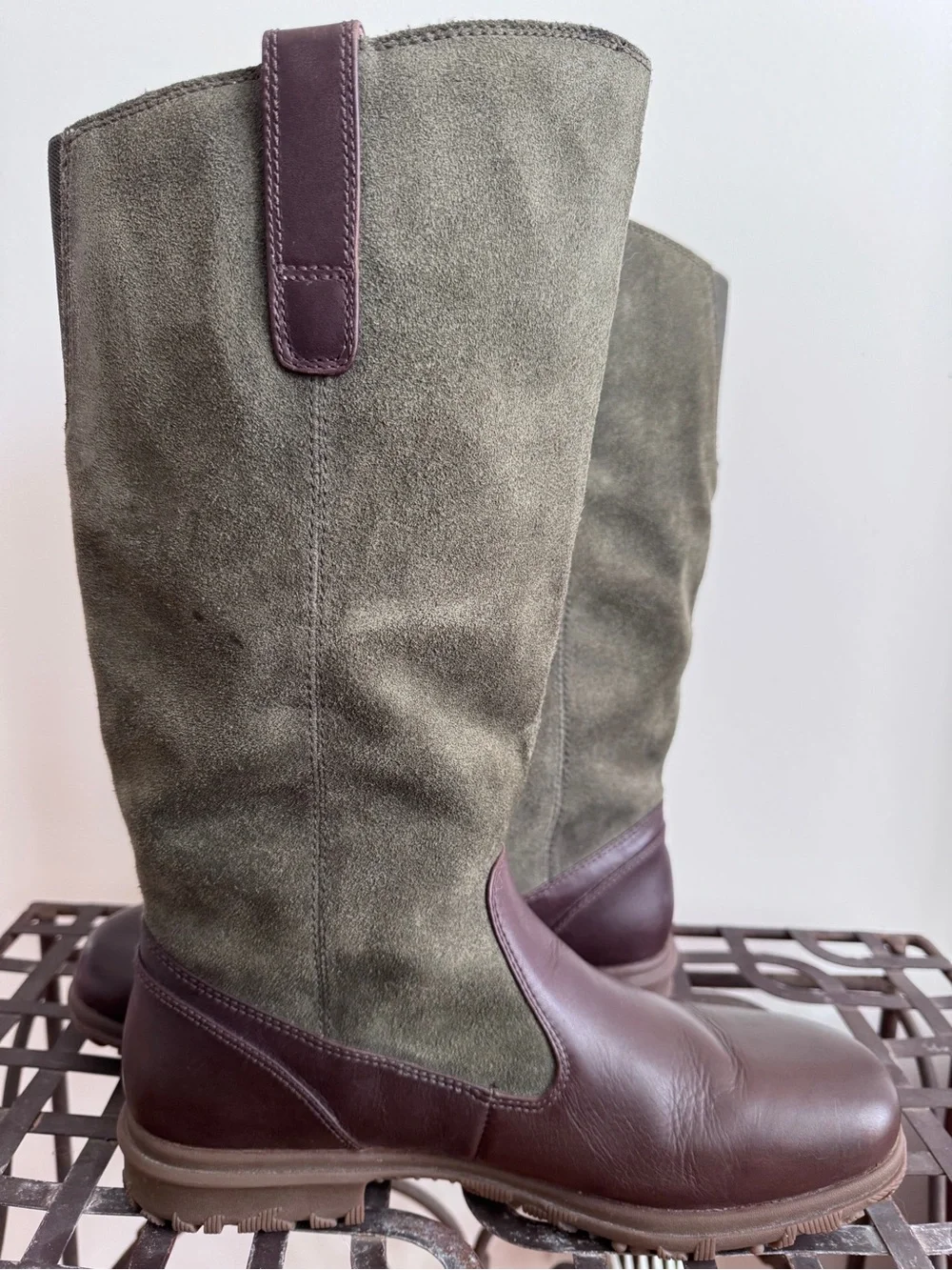 BOGS Bobby Tall Women's 9 Euro 40 waterproof boots. Box included.